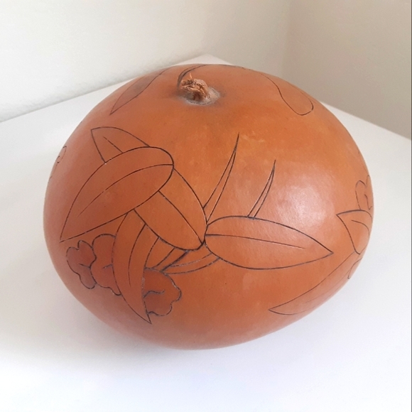 Painted gourd, Signed and titled, Original art by hand - Picture 3 of 5